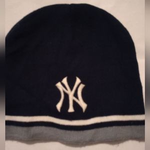 NY Yankee beanie youth one size fits all